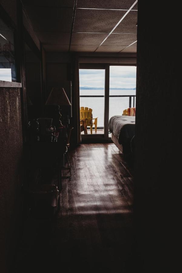 The Oceanfront Hotel Sointula Dış mekan fotoğraf